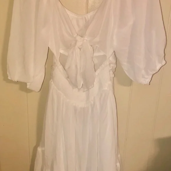 Phortric White Latern sleeve dress - Picture 6 of 7